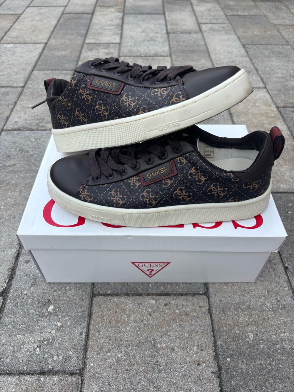 GUESS Men’s Dark Brown Logo-Print Low-Top Sneakers with Cream Soles